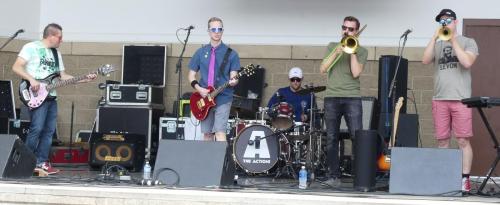 srd-2023-band-on-stage